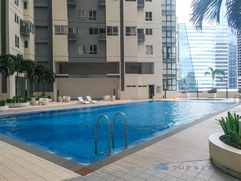BGC Luxury 2BR Condo, Pool .